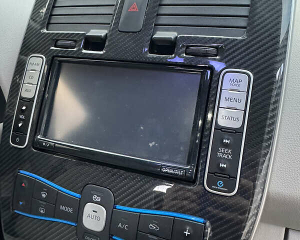 Черный Ниссан Лиф, объемом двигателя 0 л и пробегом 176 тыс. км за 4800 $, фото 7 на Automoto.ua