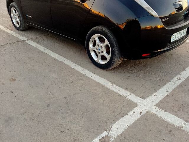 Черный Ниссан Лиф, объемом двигателя 0 л и пробегом 166 тыс. км за 5300 $, фото 1 на Automoto.ua