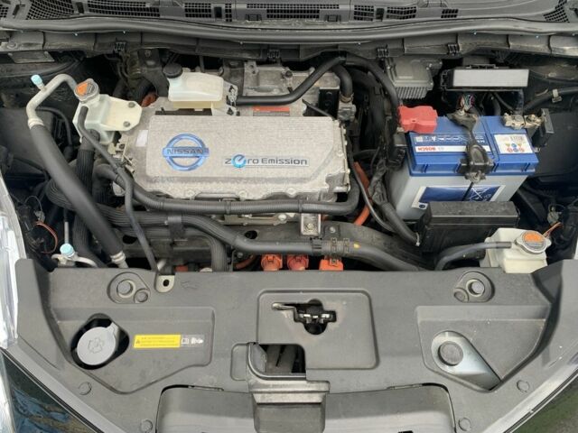 Чорний Ніссан Ліф, об'ємом двигуна 0 л та пробігом 87 тис. км за 5500 $, фото 3 на Automoto.ua