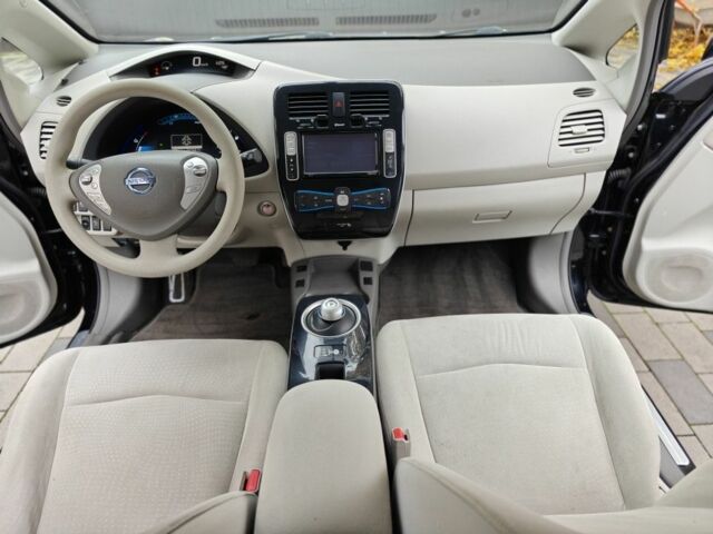 Черный Ниссан Лиф, объемом двигателя 0 л и пробегом 94 тыс. км за 3750 $, фото 7 на Automoto.ua