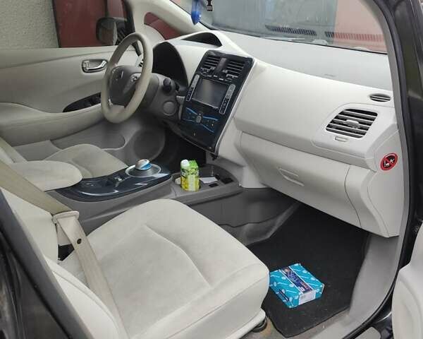 Черный Ниссан Лиф, объемом двигателя 0 л и пробегом 135 тыс. км за 5150 $, фото 3 на Automoto.ua