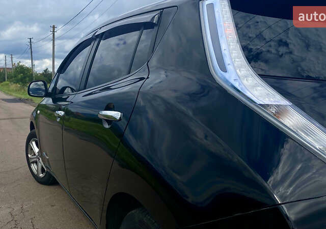 Чорний Ніссан Ліф, об'ємом двигуна 0 л та пробігом 107 тис. км за 5800 $, фото 4 на Automoto.ua