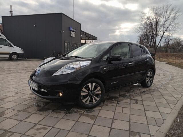 Чорний Ніссан Ліф, об'ємом двигуна 0 л та пробігом 132 тис. км за 4900 $, фото 2 на Automoto.ua