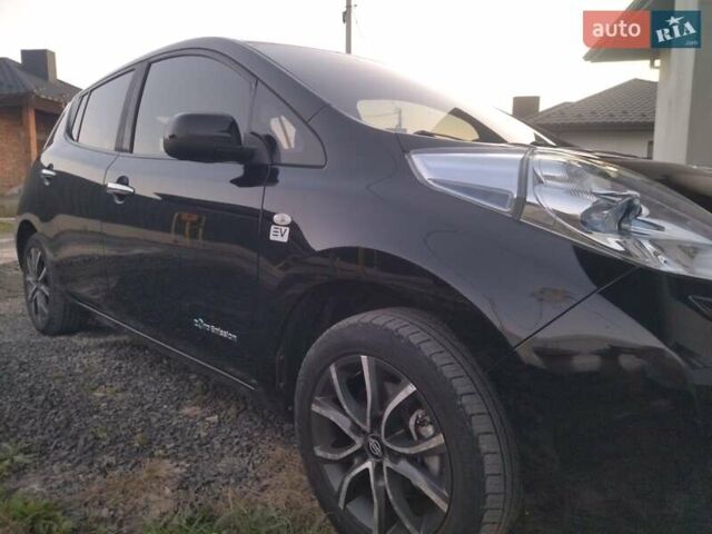 Черный Ниссан Лиф, объемом двигателя 0 л и пробегом 157 тыс. км за 4700 $, фото 4 на Automoto.ua