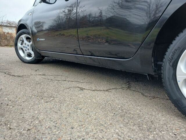 Черный Ниссан Лиф, объемом двигателя 0 л и пробегом 126 тыс. км за 5700 $, фото 7 на Automoto.ua