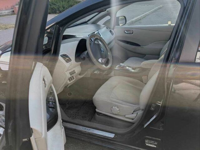 Черный Ниссан Лиф, объемом двигателя 0 л и пробегом 153 тыс. км за 4300 $, фото 2 на Automoto.ua