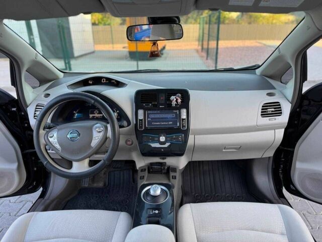 Чорний Ніссан Ліф, об'ємом двигуна 0 л та пробігом 129 тис. км за 5600 $, фото 19 на Automoto.ua