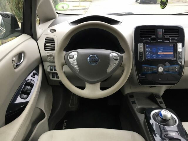 Черный Ниссан Лиф, объемом двигателя 0 л и пробегом 150 тыс. км за 4250 $, фото 15 на Automoto.ua