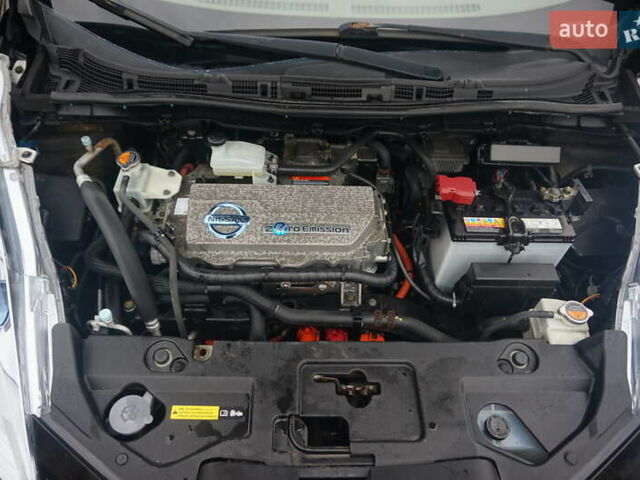 Черный Ниссан Лиф, объемом двигателя 0 л и пробегом 121 тыс. км за 4333 $, фото 52 на Automoto.ua