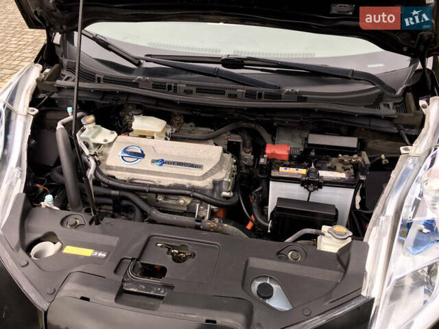 Черный Ниссан Лиф, объемом двигателя 0 л и пробегом 150 тыс. км за 4250 $, фото 17 на Automoto.ua