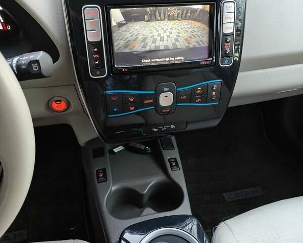 Ніссан Ліф 2012 у Івано-Франківську на Automoto.ua Чорний Ніссан Ліф, об'ємом двигуна 0 л та пробігом 71 тис. км за 4750 $, фото 31 на Automoto.ua