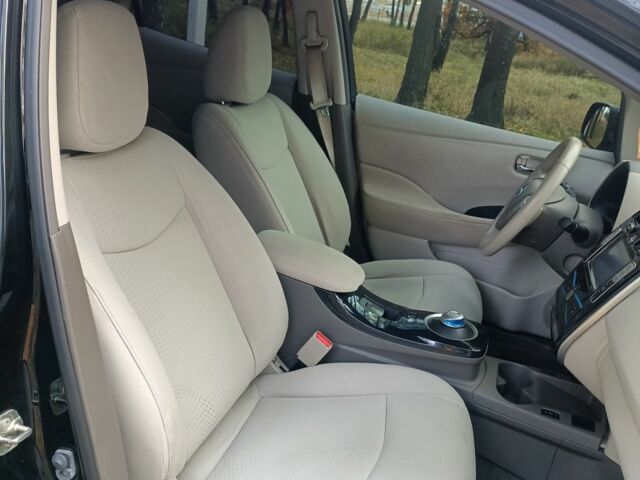 Чорний Ніссан Ліф, об'ємом двигуна 0 л та пробігом 159 тис. км за 4950 $, фото 20 на Automoto.ua