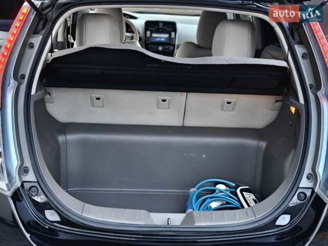 Ніссан Ліф 2012 у Івано-Франківську на Automoto.ua Чорний Ніссан Ліф, об'ємом двигуна 0 л та пробігом 71 тис. км за 4750 $, фото 22 на Automoto.ua