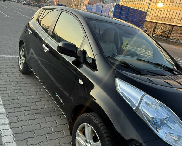 Черный Ниссан Лиф, объемом двигателя 0 л и пробегом 170 тыс. км за 5500 $, фото 9 на Automoto.ua