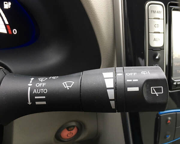 Черный Ниссан Лиф, объемом двигателя 0 л и пробегом 150 тыс. км за 4250 $, фото 14 на Automoto.ua