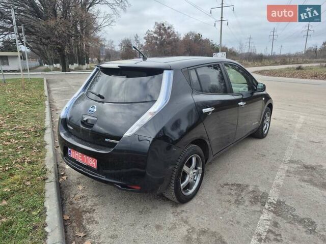 Черный Ниссан Лиф, объемом двигателя 0 л и пробегом 150 тыс. км за 5200 $, фото 3 на Automoto.ua
