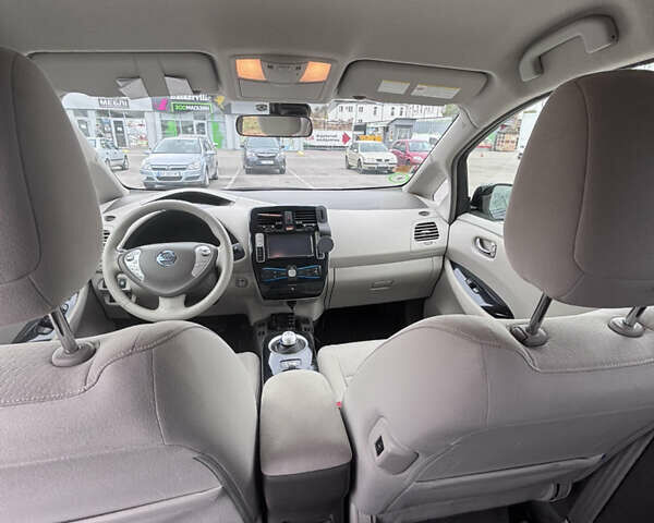 Черный Ниссан Лиф, объемом двигателя 0 л и пробегом 117 тыс. км за 6300 $, фото 10 на Automoto.ua