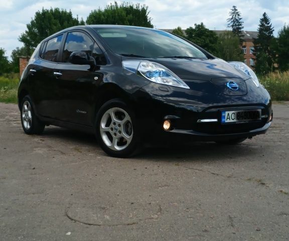 Черный Ниссан Лиф, объемом двигателя 0 л и пробегом 90 тыс. км за 5200 $, фото 2 на Automoto.ua