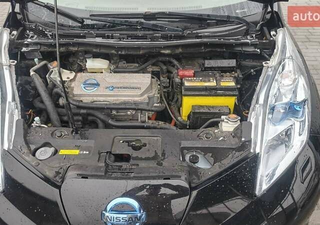 Черный Ниссан Лиф, объемом двигателя 0 л и пробегом 114 тыс. км за 5000 $, фото 13 на Automoto.ua