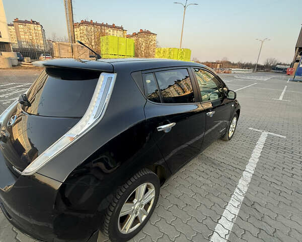 Черный Ниссан Лиф, объемом двигателя 0 л и пробегом 170 тыс. км за 5500 $, фото 5 на Automoto.ua