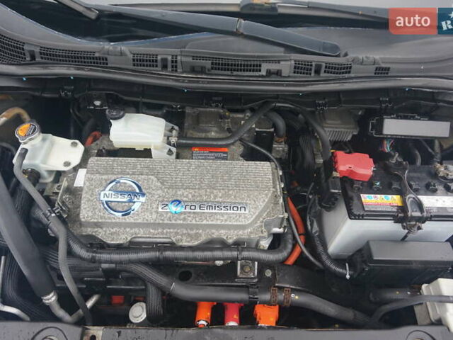 Черный Ниссан Лиф, объемом двигателя 0 л и пробегом 121 тыс. км за 4333 $, фото 57 на Automoto.ua