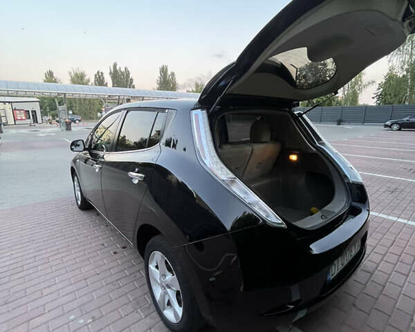 Черный Ниссан Лиф, объемом двигателя 0 л и пробегом 146 тыс. км за 8200 $, фото 4 на Automoto.ua