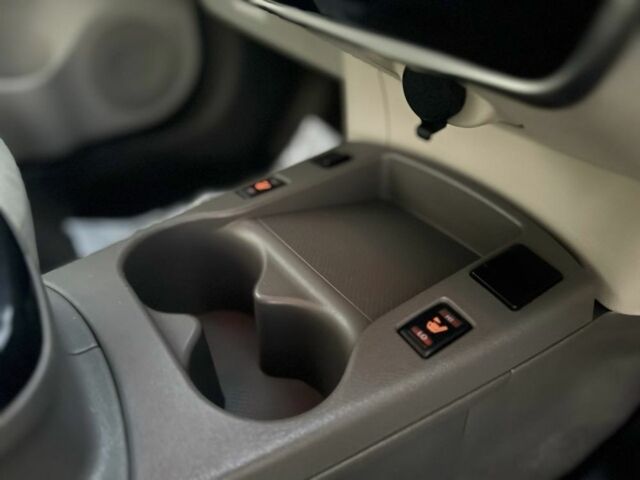 Черный Ниссан Лиф, объемом двигателя 0 л и пробегом 133 тыс. км за 4499 $, фото 13 на Automoto.ua