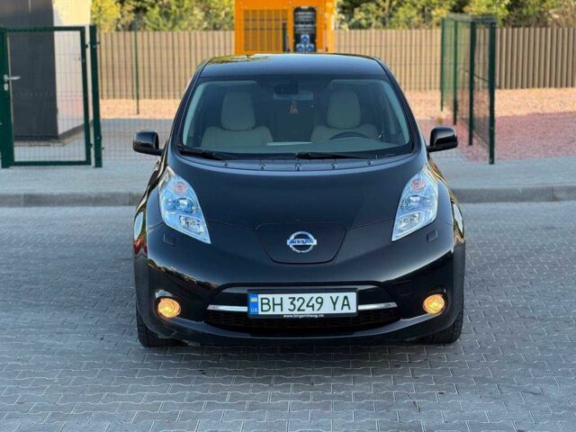 Чорний Ніссан Ліф, об'ємом двигуна 0 л та пробігом 129 тис. км за 5600 $, фото 1 на Automoto.ua