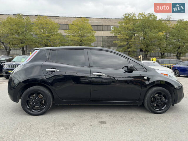 Черный Ниссан Лиф, объемом двигателя 0 л и пробегом 155 тыс. км за 4900 $, фото 7 на Automoto.ua