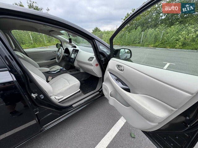 Чорний Ніссан Ліф, об'ємом двигуна 0 л та пробігом 90 тис. км за 5800 $, фото 17 на Automoto.ua