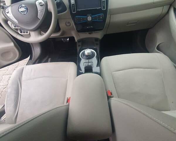 Чорний Ніссан Ліф, об'ємом двигуна 0 л та пробігом 109 тис. км за 5000 $, фото 3 на Automoto.ua