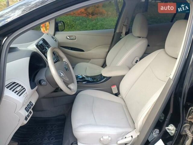 Чорний Ніссан Ліф, об'ємом двигуна 0 л та пробігом 159 тис. км за 4950 $, фото 19 на Automoto.ua