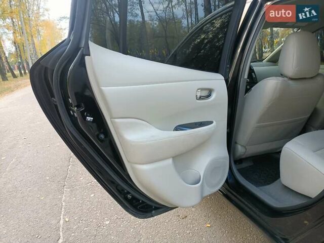 Чорний Ніссан Ліф, об'ємом двигуна 0 л та пробігом 159 тис. км за 4950 $, фото 18 на Automoto.ua