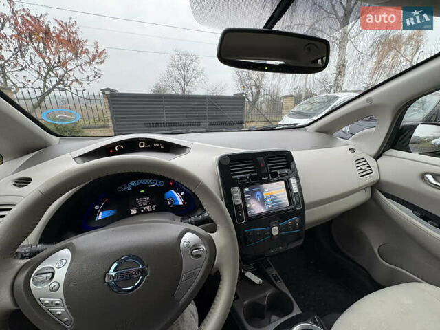 Чорний Ніссан Ліф, об'ємом двигуна 0 л та пробігом 97 тис. км за 4000 $, фото 24 на Automoto.ua