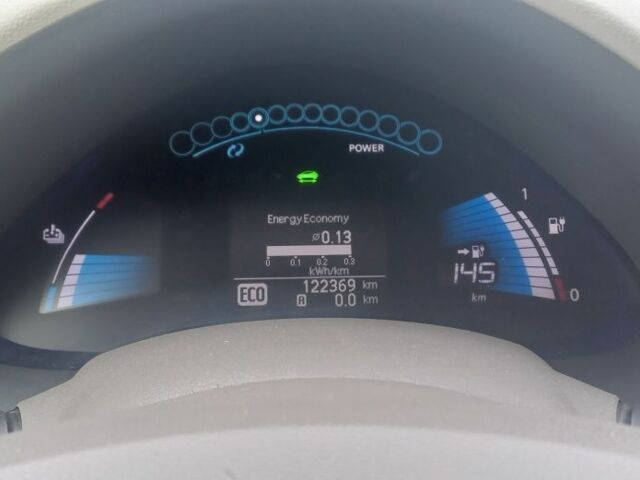 Черный Ниссан Лиф, объемом двигателя 0 л и пробегом 126 тыс. км за 5700 $, фото 8 на Automoto.ua