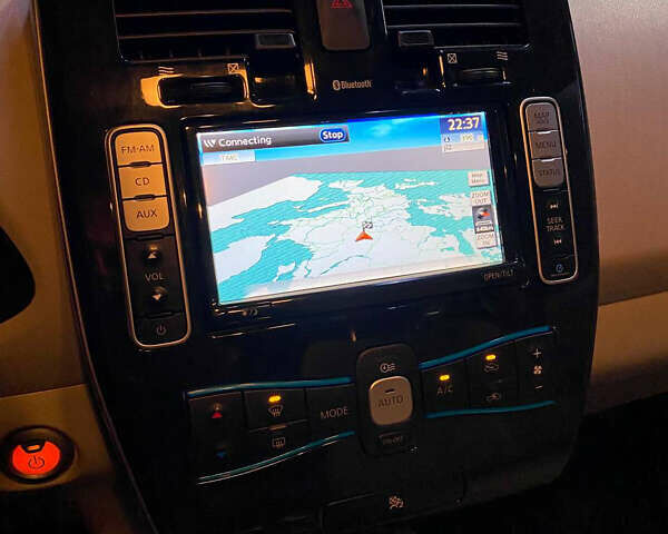 Черный Ниссан Лиф, объемом двигателя 0 л и пробегом 150 тыс. км за 3800 $, фото 15 на Automoto.ua