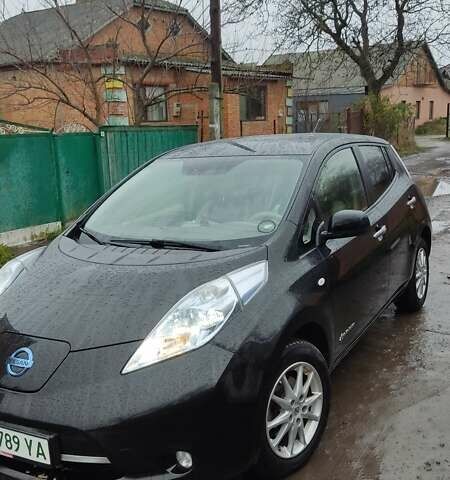 Черный Ниссан Лиф, объемом двигателя 0 л и пробегом 200 тыс. км за 4000 $, фото 1 на Automoto.ua