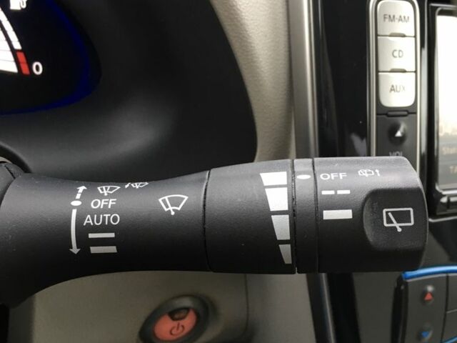 Черный Ниссан Лиф, объемом двигателя 0 л и пробегом 150 тыс. км за 4250 $, фото 14 на Automoto.ua