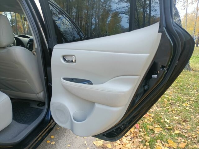 Чорний Ніссан Ліф, об'ємом двигуна 0 л та пробігом 159 тис. км за 4950 $, фото 15 на Automoto.ua