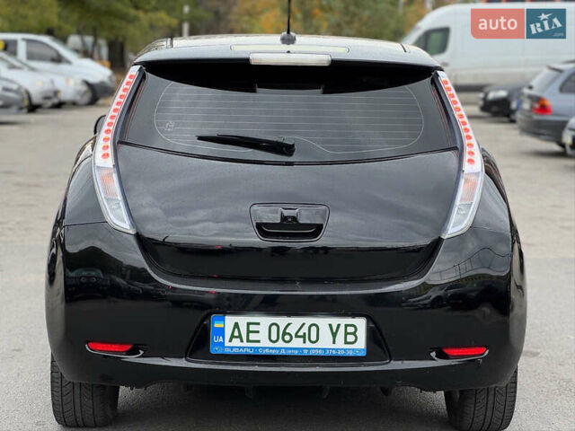 Черный Ниссан Лиф, объемом двигателя 0 л и пробегом 155 тыс. км за 4900 $, фото 5 на Automoto.ua