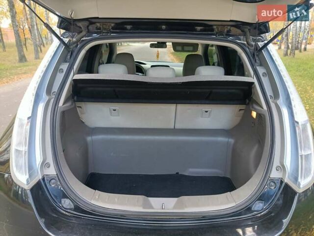 Чорний Ніссан Ліф, об'ємом двигуна 0 л та пробігом 159 тис. км за 4950 $, фото 22 на Automoto.ua