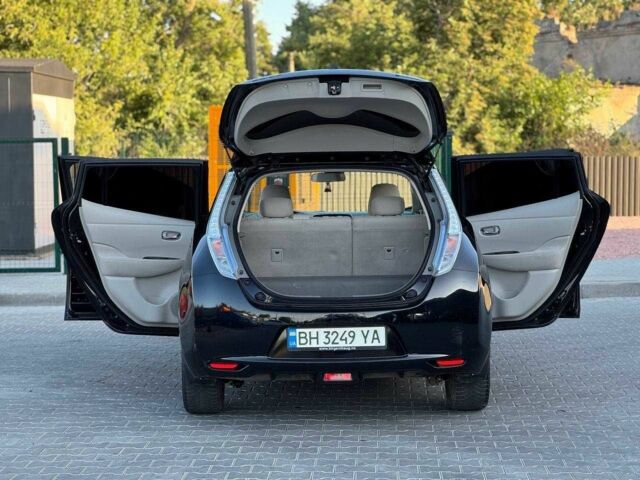 Чорний Ніссан Ліф, об'ємом двигуна 0 л та пробігом 129 тис. км за 5600 $, фото 12 на Automoto.ua