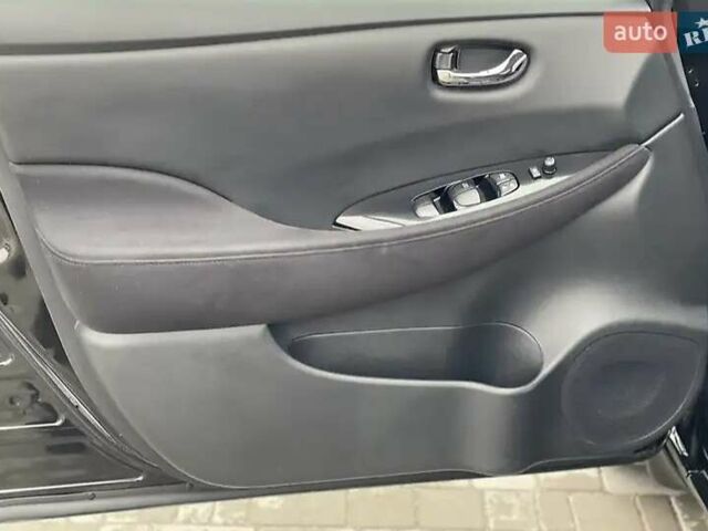 Черный Ниссан Лиф, объемом двигателя 0 л и пробегом 128 тыс. км за 7200 $, фото 50 на Automoto.ua