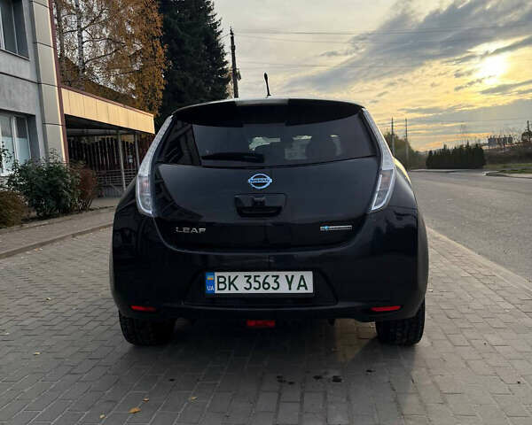 Черный Ниссан Лиф, объемом двигателя 0 л и пробегом 173 тыс. км за 4900 $, фото 7 на Automoto.ua