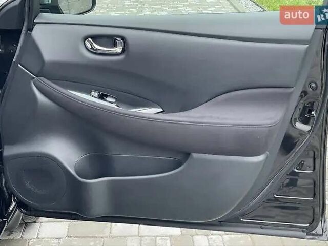 Черный Ниссан Лиф, объемом двигателя 0 л и пробегом 128 тыс. км за 7200 $, фото 52 на Automoto.ua