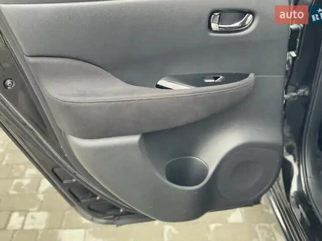 Черный Ниссан Лиф, объемом двигателя 0 л и пробегом 128 тыс. км за 7200 $, фото 54 на Automoto.ua