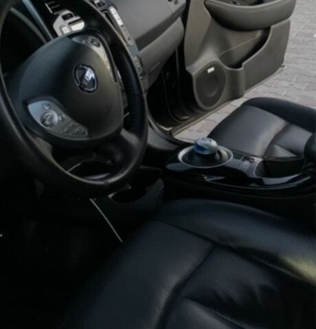 Черный Ниссан Лиф, объемом двигателя 0 л и пробегом 162 тыс. км за 6500 $, фото 3 на Automoto.ua