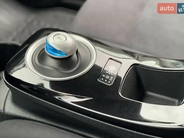 Черный Ниссан Лиф, объемом двигателя 0 л и пробегом 128 тыс. км за 7200 $, фото 45 на Automoto.ua