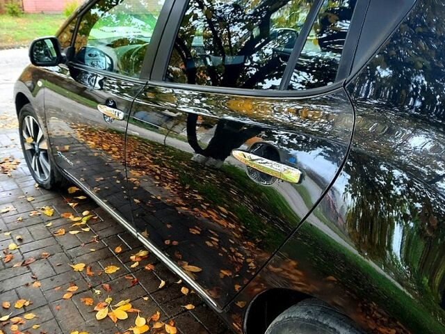 Черный Ниссан Лиф, объемом двигателя 80 л и пробегом 125 тыс. км за 7300 $, фото 10 на Automoto.ua