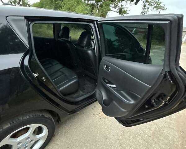 Черный Ниссан Лиф, объемом двигателя 0 л и пробегом 141 тыс. км за 6400 $, фото 16 на Automoto.ua